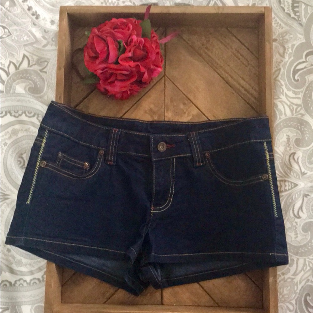NIQUE Brand denim shorts - juniors size 9